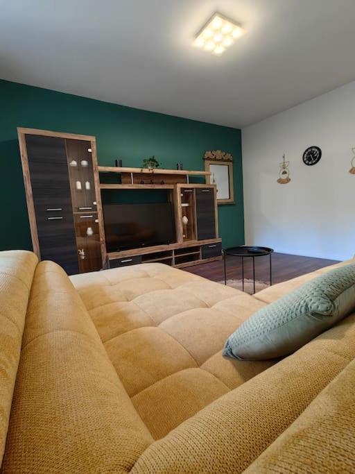 New 1 Bedroom Near Center And Apartament